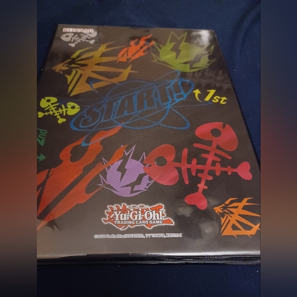 180 card binder Pokemon Greninja 9 Pocket 180 Card Binder main image 0